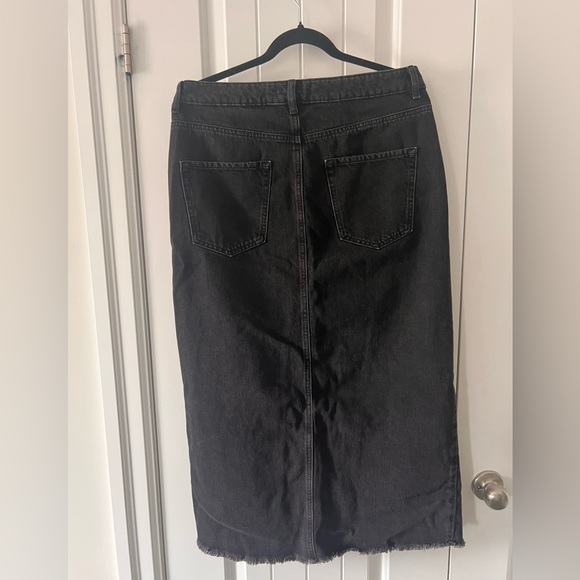 Dynamite Black High-Rise Midi Denim Skirt with Front Slit and Raw Hem - Picture 5 of 5